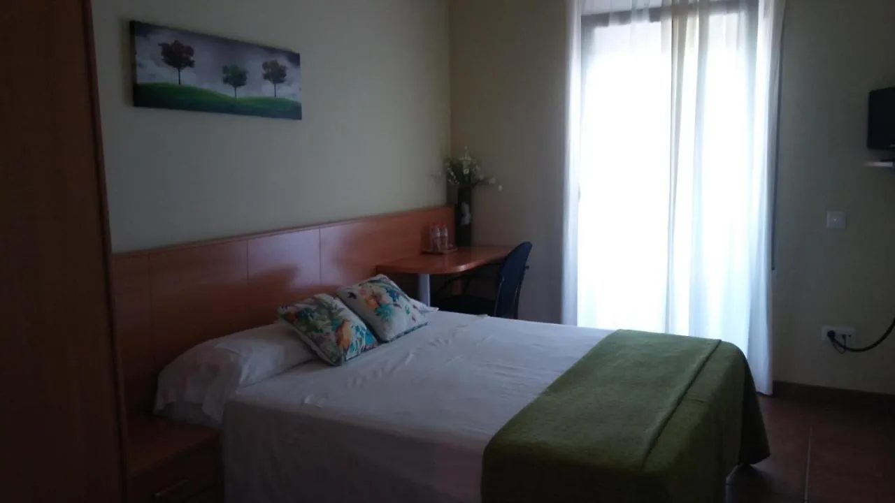 Hostal Sant Roc Botarell 0*,